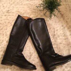 Equestrian riding boots